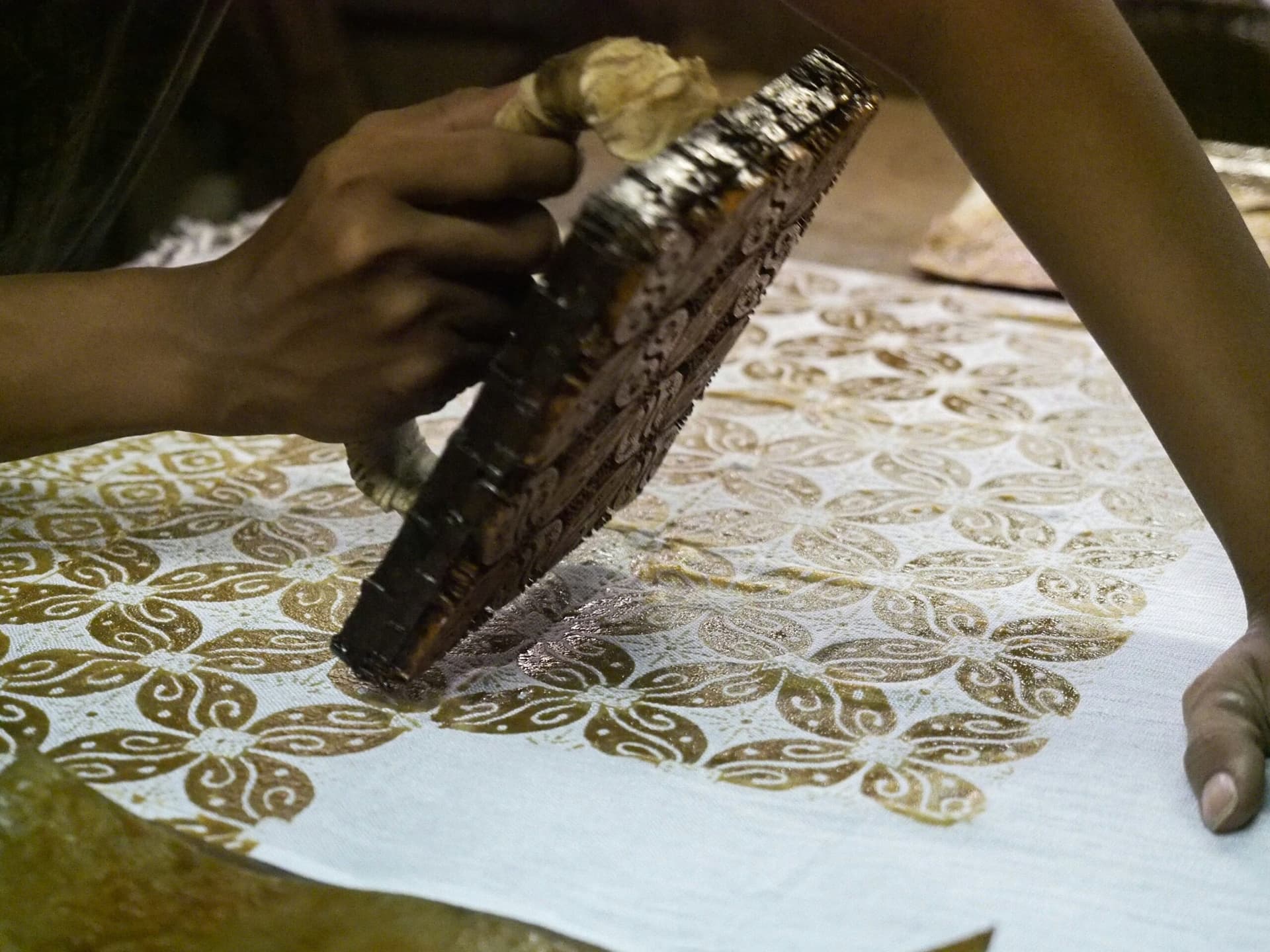 Batik Eye Color Batik Design: Indonesian Dye Techniques - The Ungasan